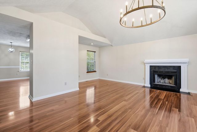 312 W Ridge Drive, Nicholasville, KY 40356