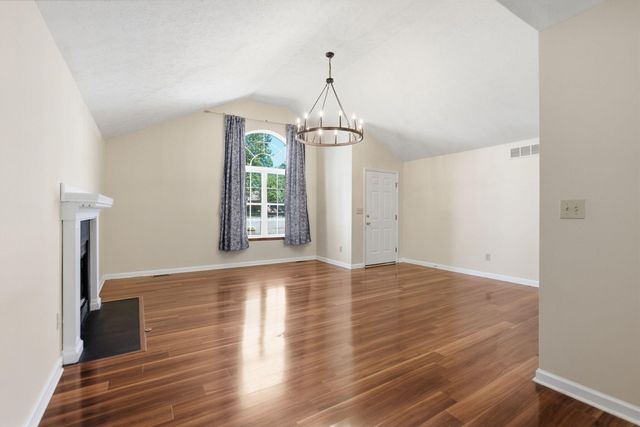 312 W Ridge Drive, Nicholasville, KY 40356