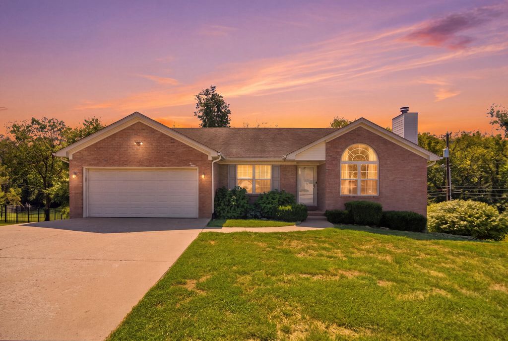 312 W Ridge Drive, Nicholasville, KY 40356