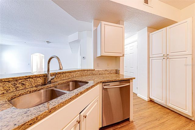 5500 METROWEST BOULEVARD 14-203, Orlando, FL 32811