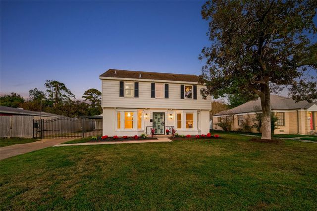 6405 Pinehurst Drive, Houston, TX 77023