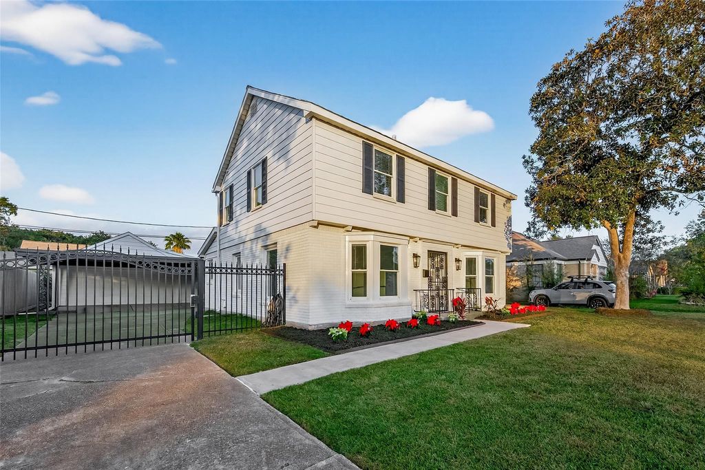 6405 Pinehurst Drive, Houston, TX 77023