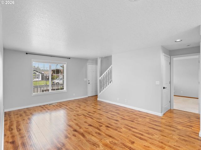 4366 Ne GLENCOE St Ne, Salem, OR 97301