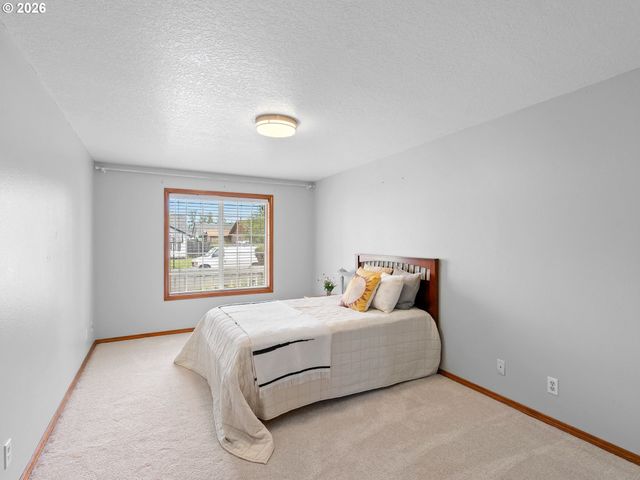 4366 Ne GLENCOE St Ne, Salem, OR 97301