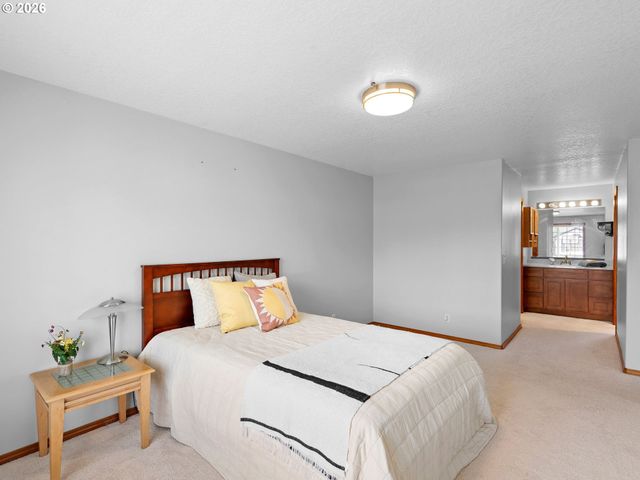4366 Ne GLENCOE St Ne, Salem, OR 97301