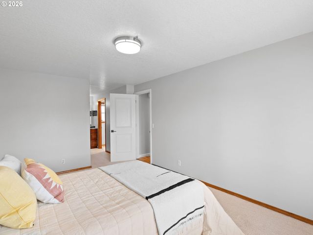 4366 Ne GLENCOE St Ne, Salem, OR 97301