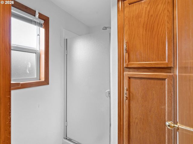 4366 Ne GLENCOE St Ne, Salem, OR 97301