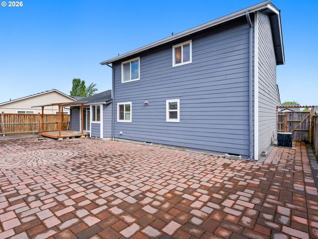 4366 Ne GLENCOE St Ne, Salem, OR 97301