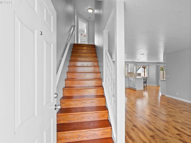 4366 Ne GLENCOE St Ne, Salem, OR 97301