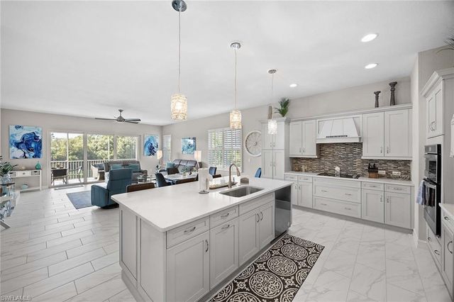 7781 Hawthorne DR # 3204, Naples, FL 34113