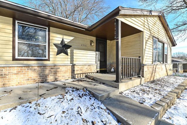 2710 Lander LANE, Waukesha, WI 53188