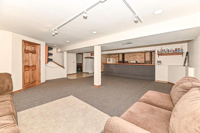 2710 Lander LANE, Waukesha, WI 53188