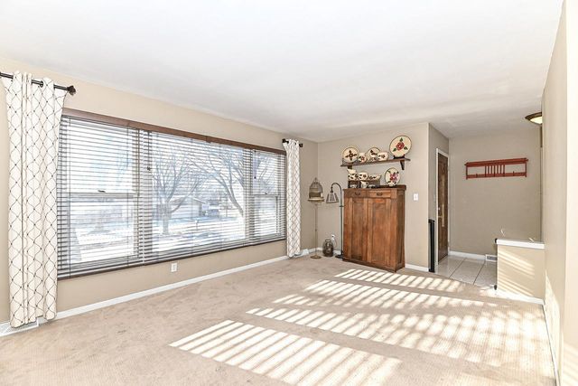 2710 Lander LANE, Waukesha, WI 53188