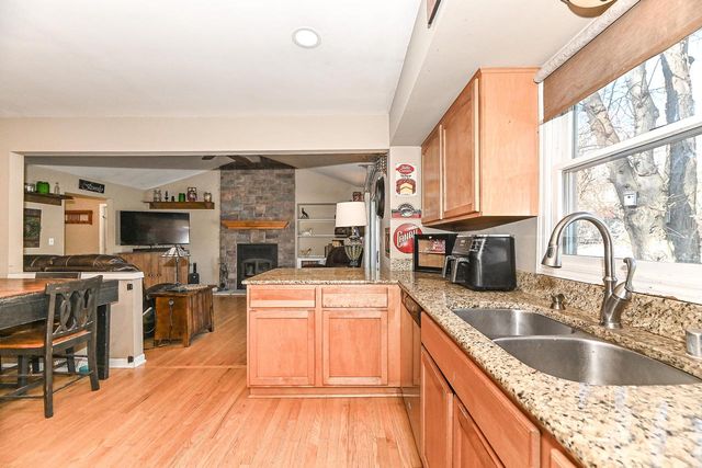 2710 Lander LANE, Waukesha, WI 53188