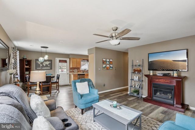 33 STAGECOACH RD, Cape May Court House, NJ 08210