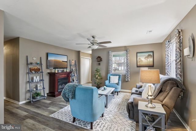 33 STAGECOACH RD, Cape May Court House, NJ 08210