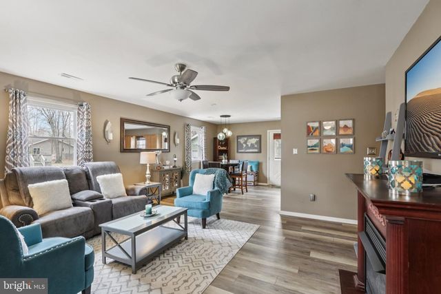 33 STAGECOACH RD, Cape May Court House, NJ 08210