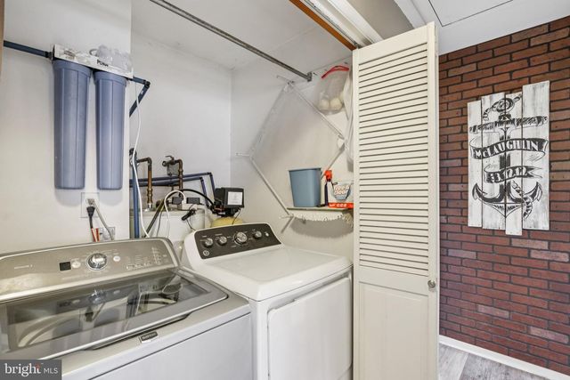 33 STAGECOACH RD, Cape May Court House, NJ 08210