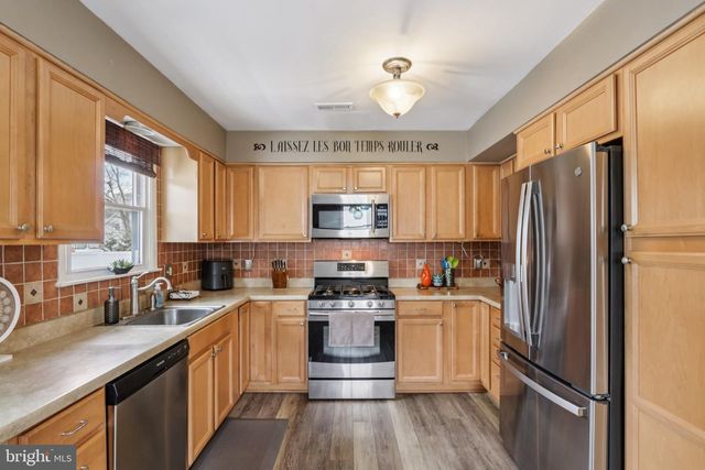 33 STAGECOACH RD, Cape May Court House, NJ 08210