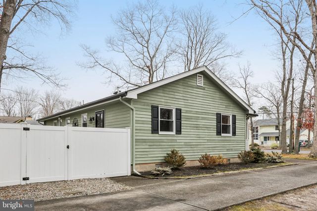 33 STAGECOACH RD, Cape May Court House, NJ 08210