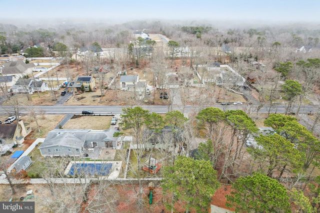 33 STAGECOACH RD, Cape May Court House, NJ 08210