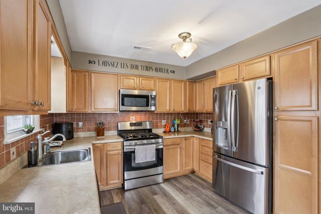 33 STAGECOACH RD, Cape May Court House, NJ 08210