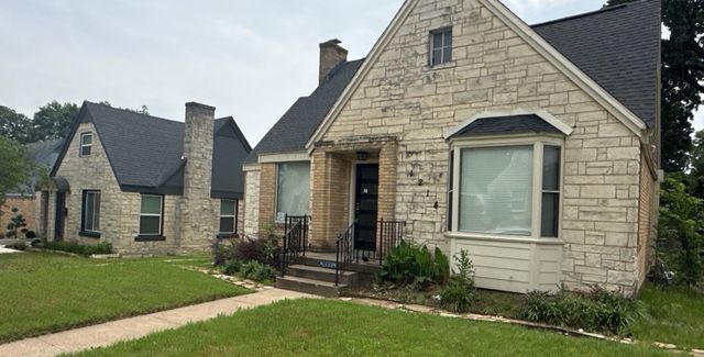 1214 E Waco Avenue, Dallas, TX 75216