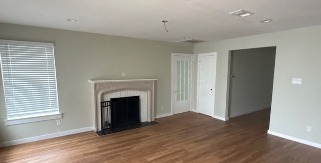 1214 E Waco Avenue, Dallas, TX 75216