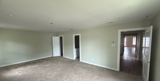 1214 E Waco Avenue, Dallas, TX 75216
