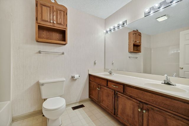 4143 Viola Rd, Mcminnville, TN 37110