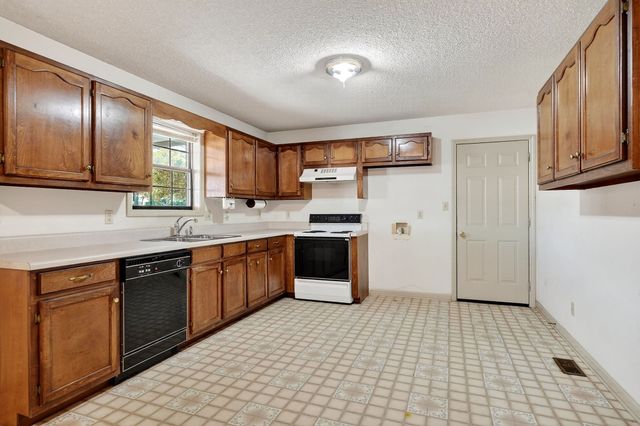 4143 Viola Rd, Mcminnville, TN 37110