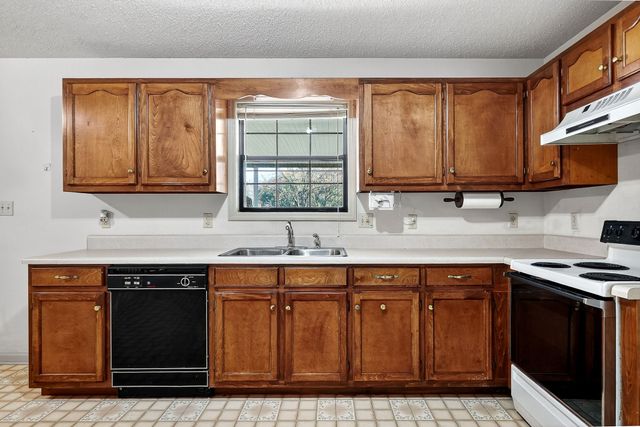 4143 Viola Rd, Mcminnville, TN 37110