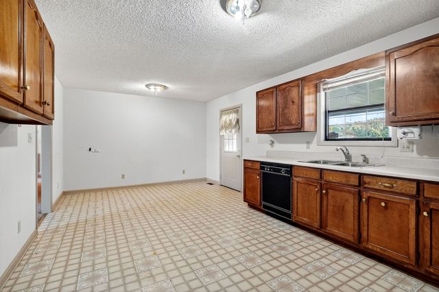 4143 Viola Rd, Mcminnville, TN 37110