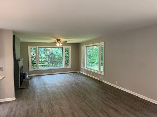 28450 N Shagbark Lane, Libertyville, IL 60048