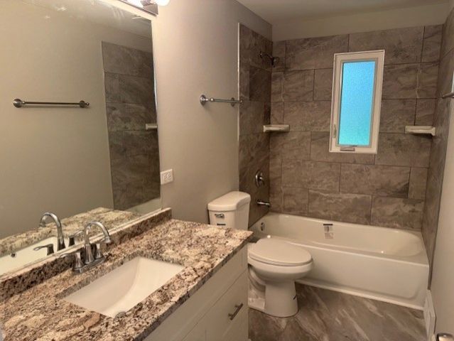 28450 N Shagbark Lane, Libertyville, IL 60048