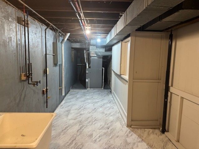 28450 N Shagbark Lane, Libertyville, IL 60048