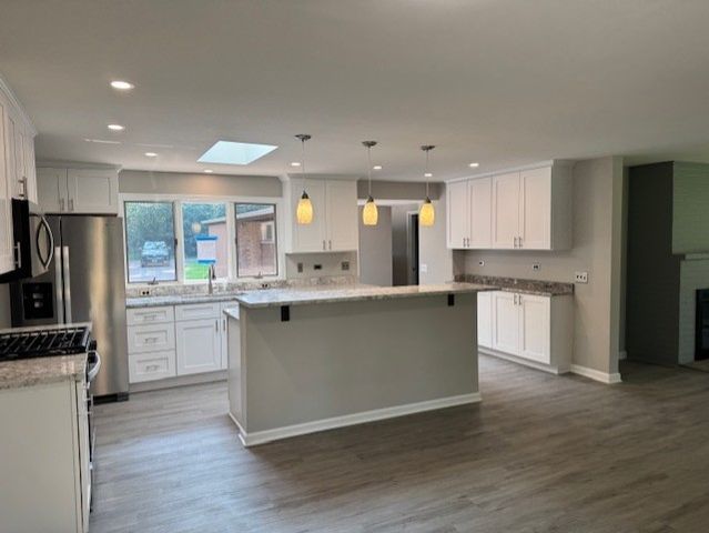 28450 N Shagbark Lane, Libertyville, IL 60048