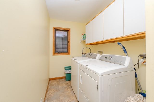 2520 Highpointe Drive, Kalamazoo, MI 49008