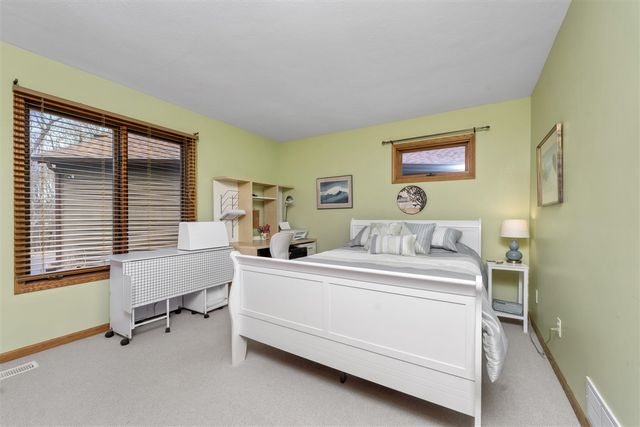 2520 Highpointe Drive, Kalamazoo, MI 49008