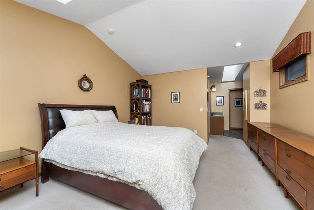 2520 Highpointe Drive, Kalamazoo, MI 49008