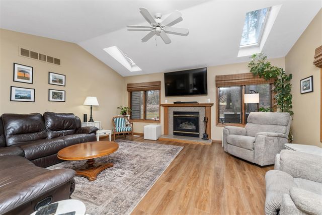 2520 Highpointe Drive, Kalamazoo, MI 49008