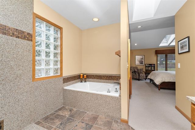 2520 Highpointe Drive, Kalamazoo, MI 49008