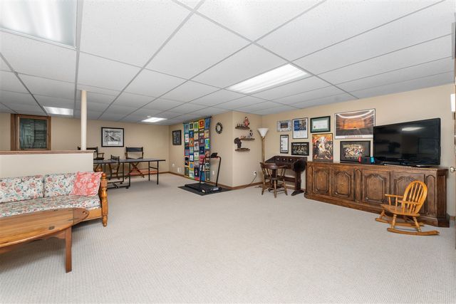 2520 Highpointe Drive, Kalamazoo, MI 49008