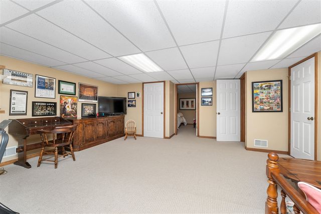 2520 Highpointe Drive, Kalamazoo, MI 49008