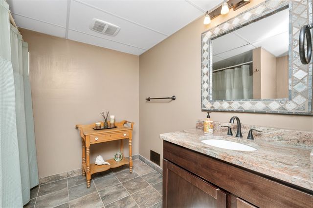 2520 Highpointe Drive, Kalamazoo, MI 49008