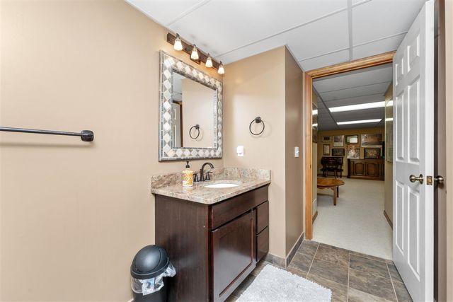 2520 Highpointe Drive, Kalamazoo, MI 49008