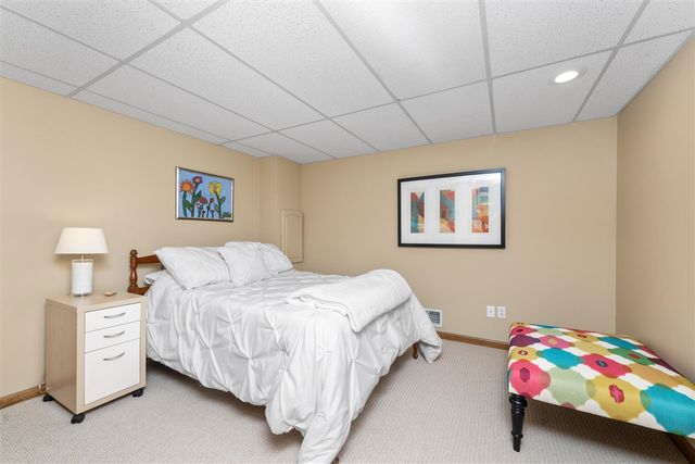 2520 Highpointe Drive, Kalamazoo, MI 49008