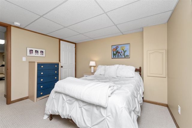 2520 Highpointe Drive, Kalamazoo, MI 49008