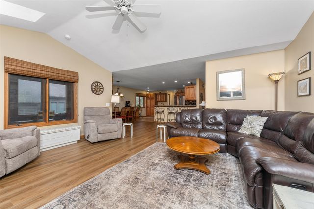 2520 Highpointe Drive, Kalamazoo, MI 49008