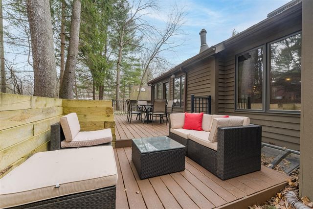 2520 Highpointe Drive, Kalamazoo, MI 49008